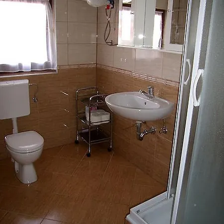 Daire Apartments Ivan 1624 *