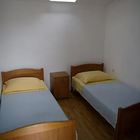 Daire Apartments Ivan 1624